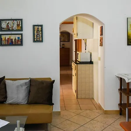 Apartment Casa Satta Con Wi-fi Nuoro (Sardinia)